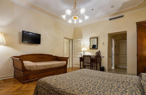 Hotel Dell'Opera image 8